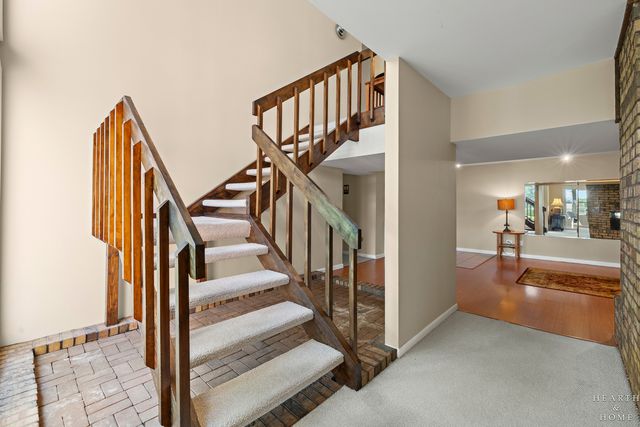 8929 ROBIN HILL ROAD Drive, Woodstock, IL 60098