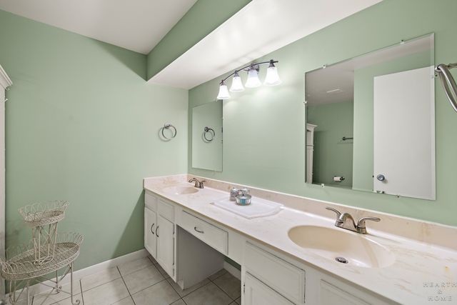 8929 ROBIN HILL ROAD Drive, Woodstock, IL 60098