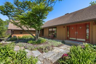 8929 ROBIN HILL ROAD Drive, Woodstock, IL 60098
