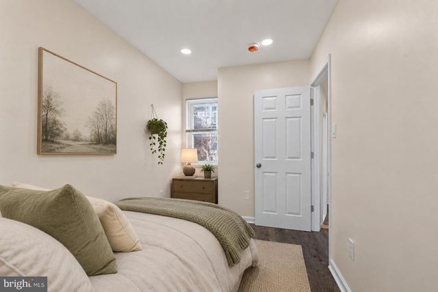 1840 N TAYLOR ST, Philadelphia, PA 19121