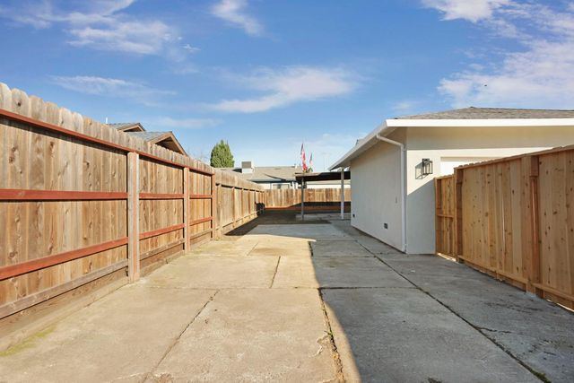 731 Loretta Ct, Stockton, CA 95207