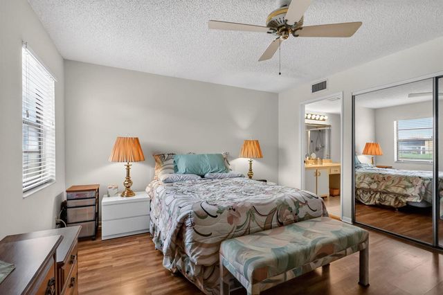 10215 N Circle Lake Drive 101, Boynton Beach, FL 33437