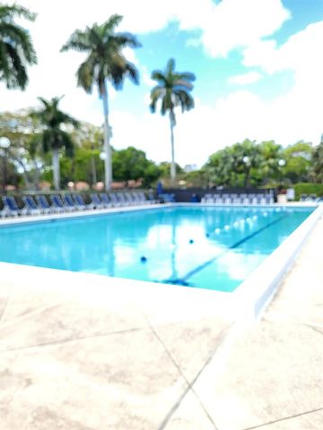 10215 N Circle Lake Drive 101, Boynton Beach, FL 33437