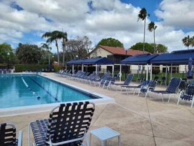 10215 N Circle Lake Drive 101, Boynton Beach, FL 33437