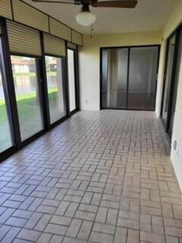 10215 N Circle Lake Drive 101, Boynton Beach, FL 33437