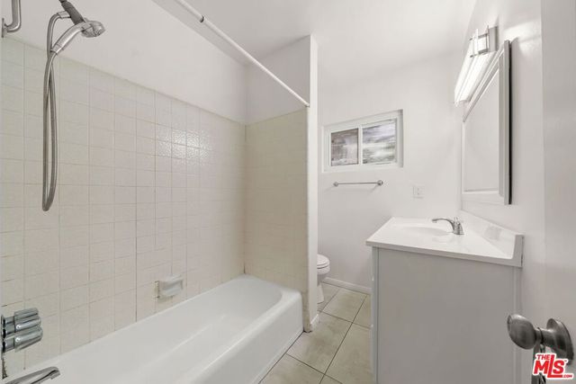1517 Harvard Street 3, Santa Monica, CA 90404