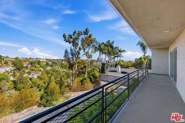 434 Chautauqua Boulevard, Pacific Palisades, CA 90272