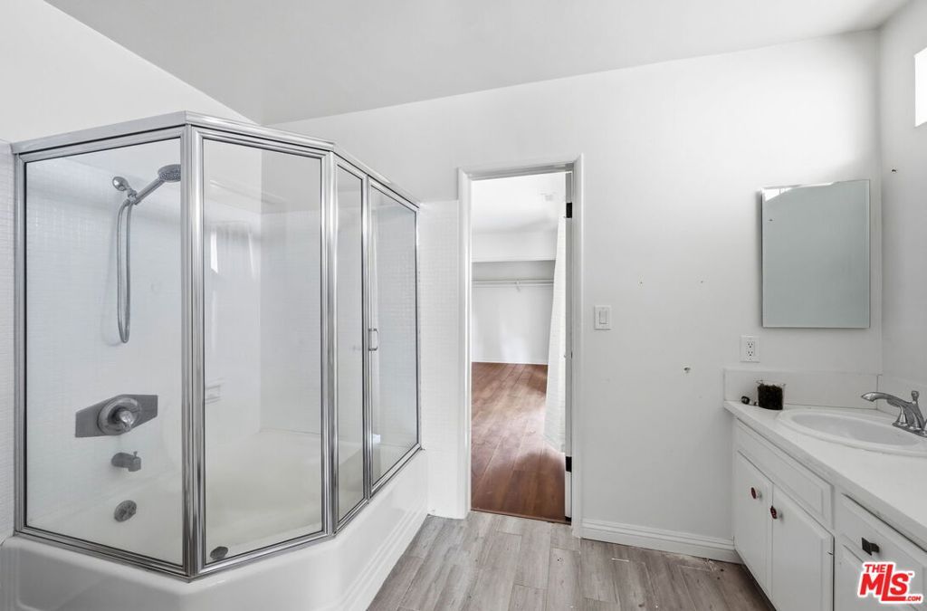 Image 8 of property listing at 434 Chautauqua Boulevard, Pacific Palisades, CA 90272