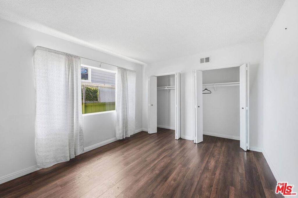 Image 9 of property listing at 434 Chautauqua Boulevard, Pacific Palisades, CA 90272