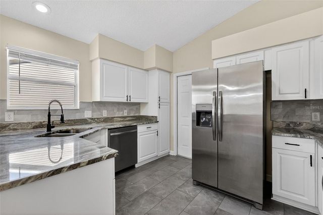 906 CAMINO DEL REY DRIVE, The Villages, FL 32159