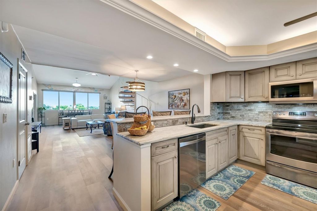 Image 5 of property listing at 9604 CORTEZ ROAD W 436, Bradenton, FL 34210