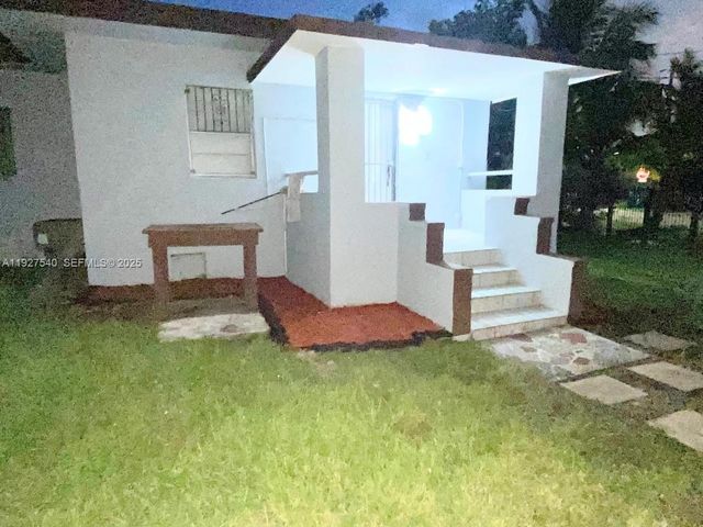 1105 NE 112th St, Miami, FL 33161