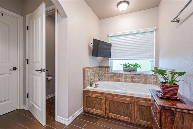 13817 N Mount Olive Road, Gravette, AR 72736