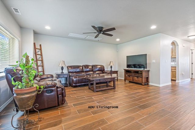 13817 N Mount Olive Road, Gravette, AR 72736