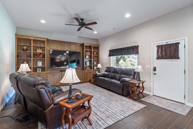 13817 N Mount Olive Road, Gravette, AR 72736