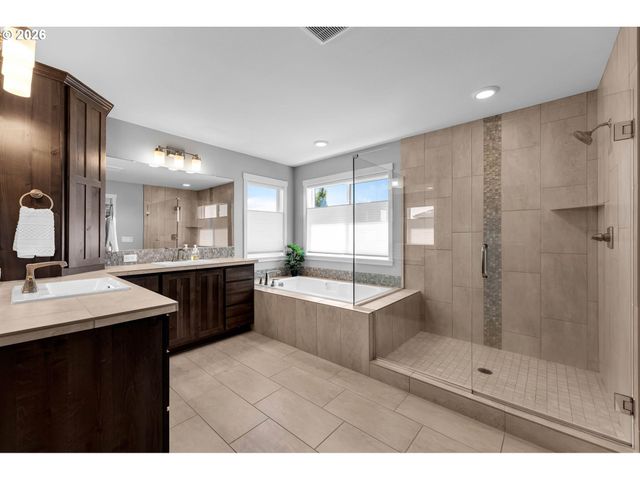 16903 Ne 80TH St, Vancouver, WA 98682