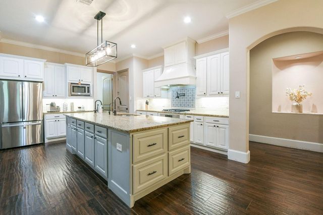 1682 Opal Trail, Willis, TX 77378