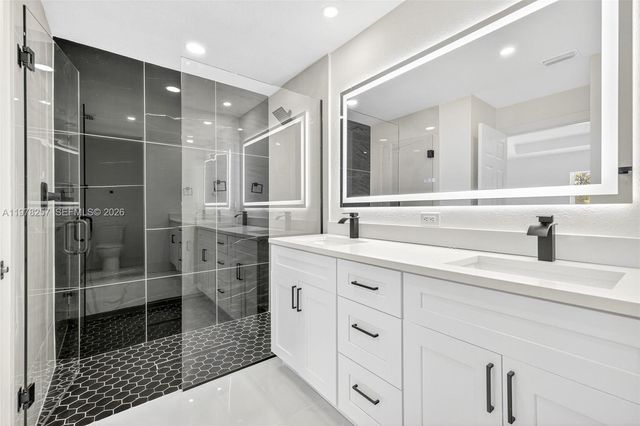 2916 Dora, Lehigh Acres, FL 33974