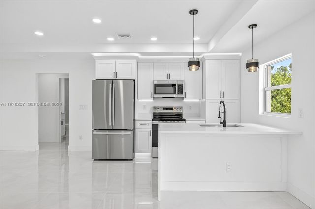 2916 Dora, Lehigh Acres, FL 33974