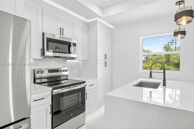 2916 Dora, Lehigh Acres, FL 33974