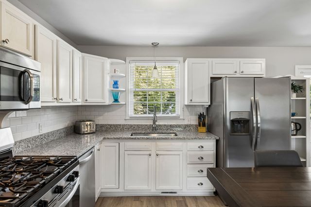 8072 Sawyer Brown Rd, Nashville, TN 37221