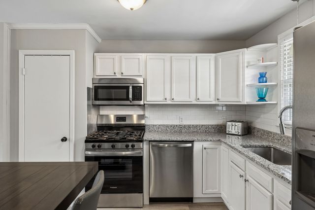 8072 Sawyer Brown Rd, Nashville, TN 37221
