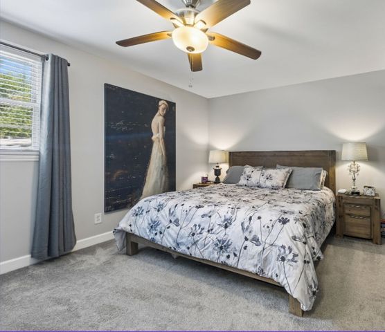 8072 Sawyer Brown Rd, Nashville, TN 37221