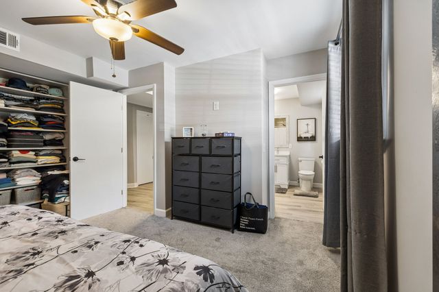8072 Sawyer Brown Rd, Nashville, TN 37221
