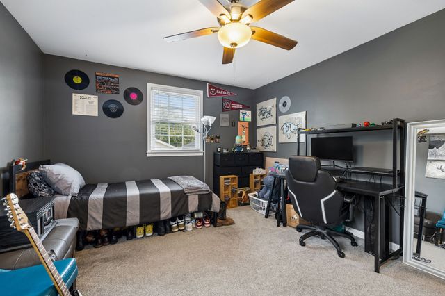 8072 Sawyer Brown Rd, Nashville, TN 37221