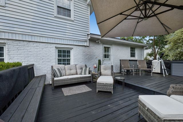 8072 Sawyer Brown Rd, Nashville, TN 37221