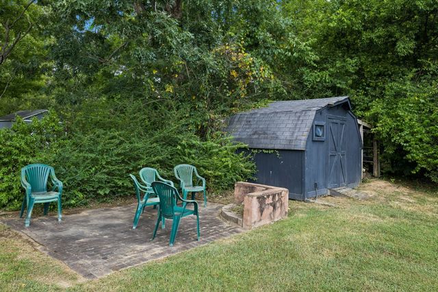 8072 Sawyer Brown Rd, Nashville, TN 37221