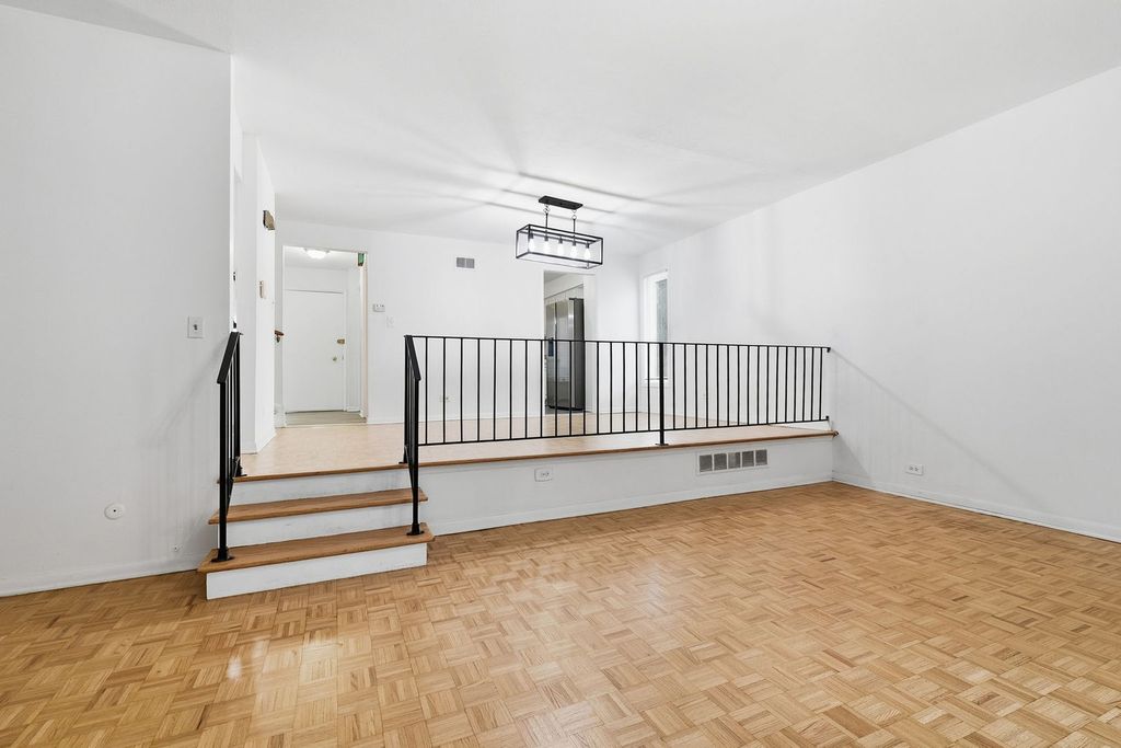 1174 E 53rd Street, Chicago, IL 60615 — photo 4