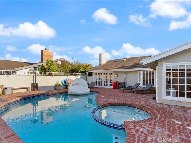 8 Sandbar Drive, Corona Del Mar, CA 92625