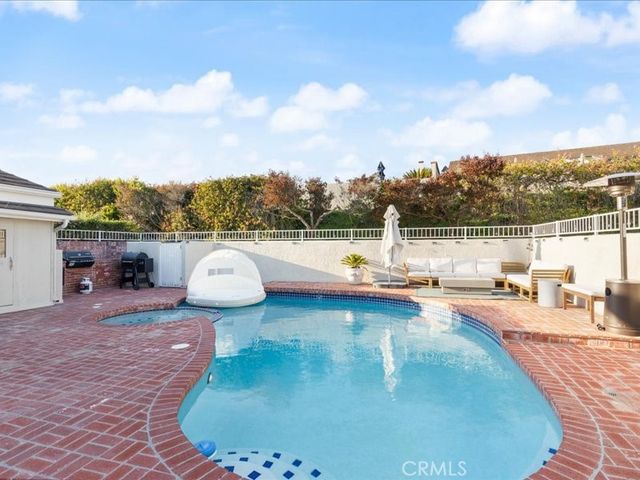 8 Sandbar Drive, Corona Del Mar, CA 92625