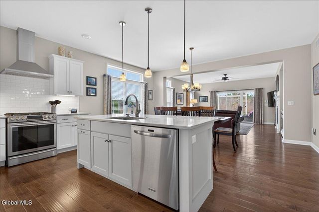 45 Somerset Drive, Halfmoon, NY 12118