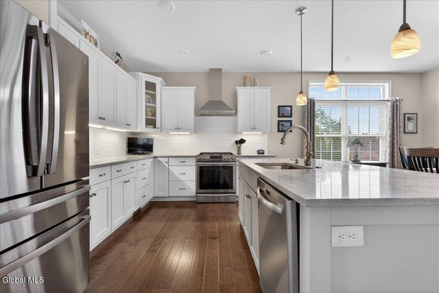 45 Somerset Drive, Halfmoon, NY 12118