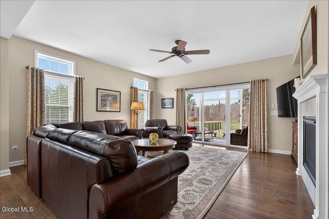 45 Somerset Drive, Halfmoon, NY 12118