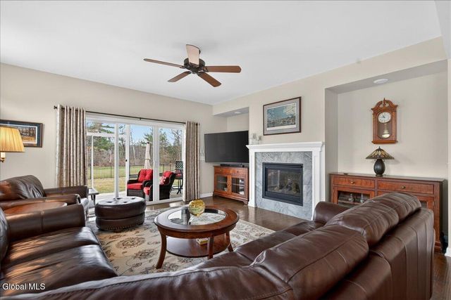 45 Somerset Drive, Halfmoon, NY 12118