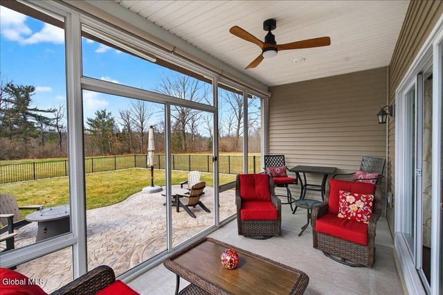 45 Somerset Drive, Halfmoon, NY 12118