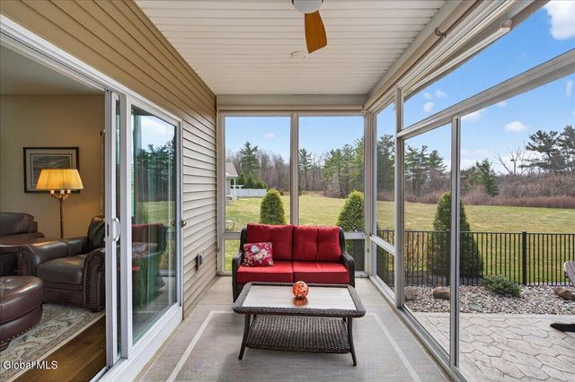 45 Somerset Drive, Halfmoon, NY 12118