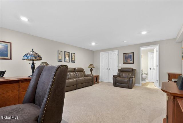 45 Somerset Drive, Halfmoon, NY 12118