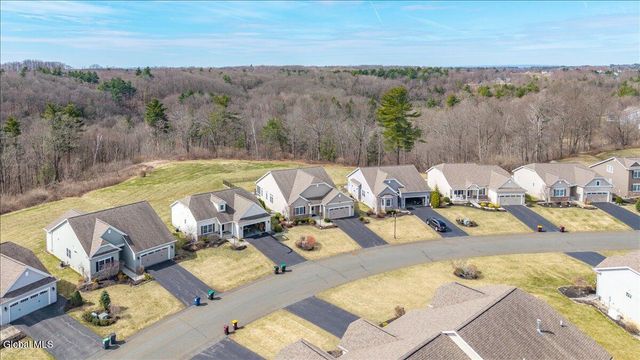 45 Somerset Drive, Halfmoon, NY 12118