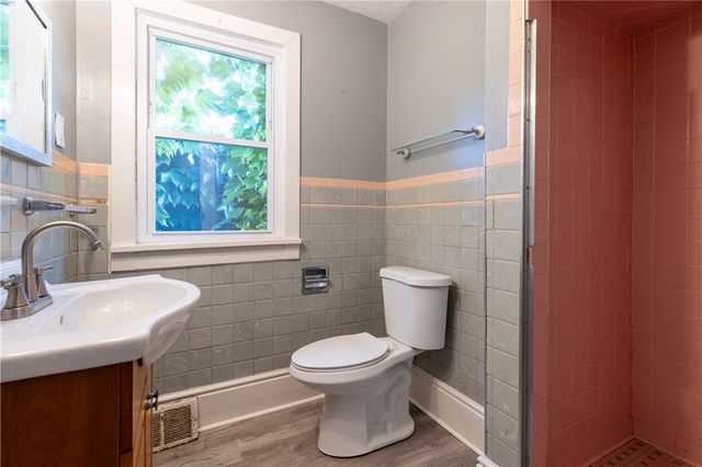 429-431 Cavitt Ave, Trafford, PA 15085