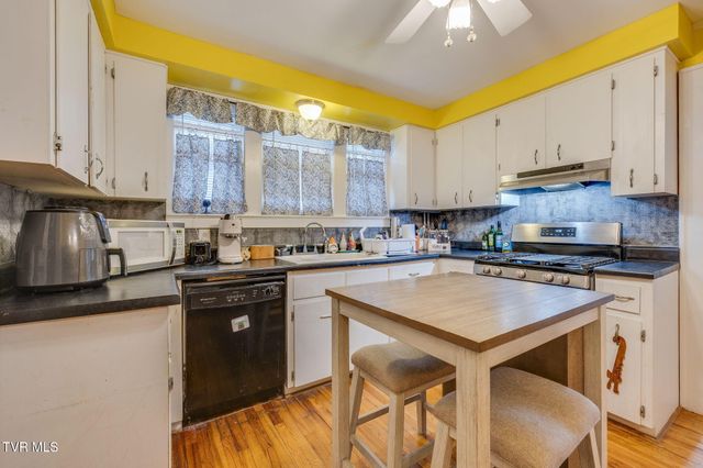 222 2nd Street, Erwin, TN 37650