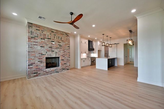 201 Royal Oak Boulevard, Thibodaux, LA 70301