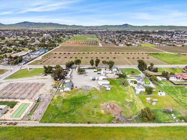 5143 Tesla Rd, Livermore, CA 94550