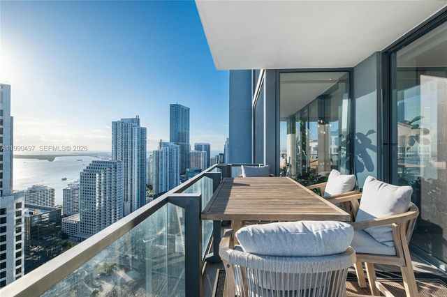 68 SE 6th St 3711, Miami, FL 33131