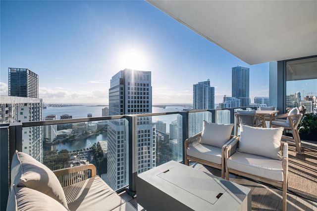 68 SE 6th St 3711, Miami, FL 33131