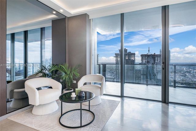 68 SE 6th St 3711, Miami, FL 33131