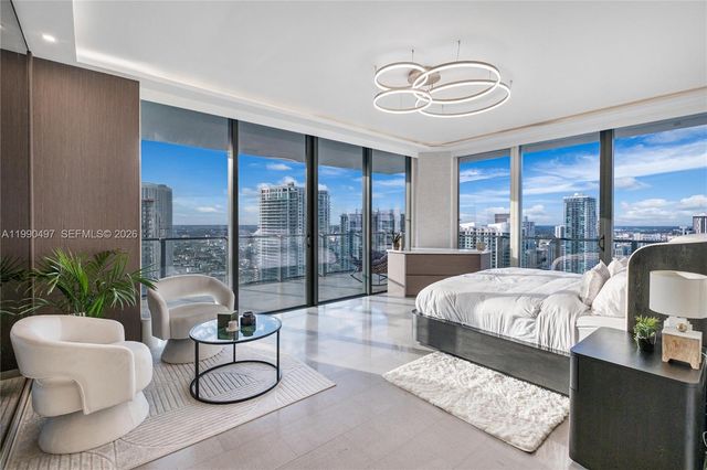 68 SE 6th St 3711, Miami, FL 33131